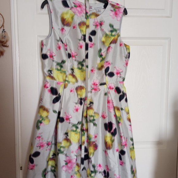 Liz Claiborne floral fit and flare dress - Picture 2 of 2